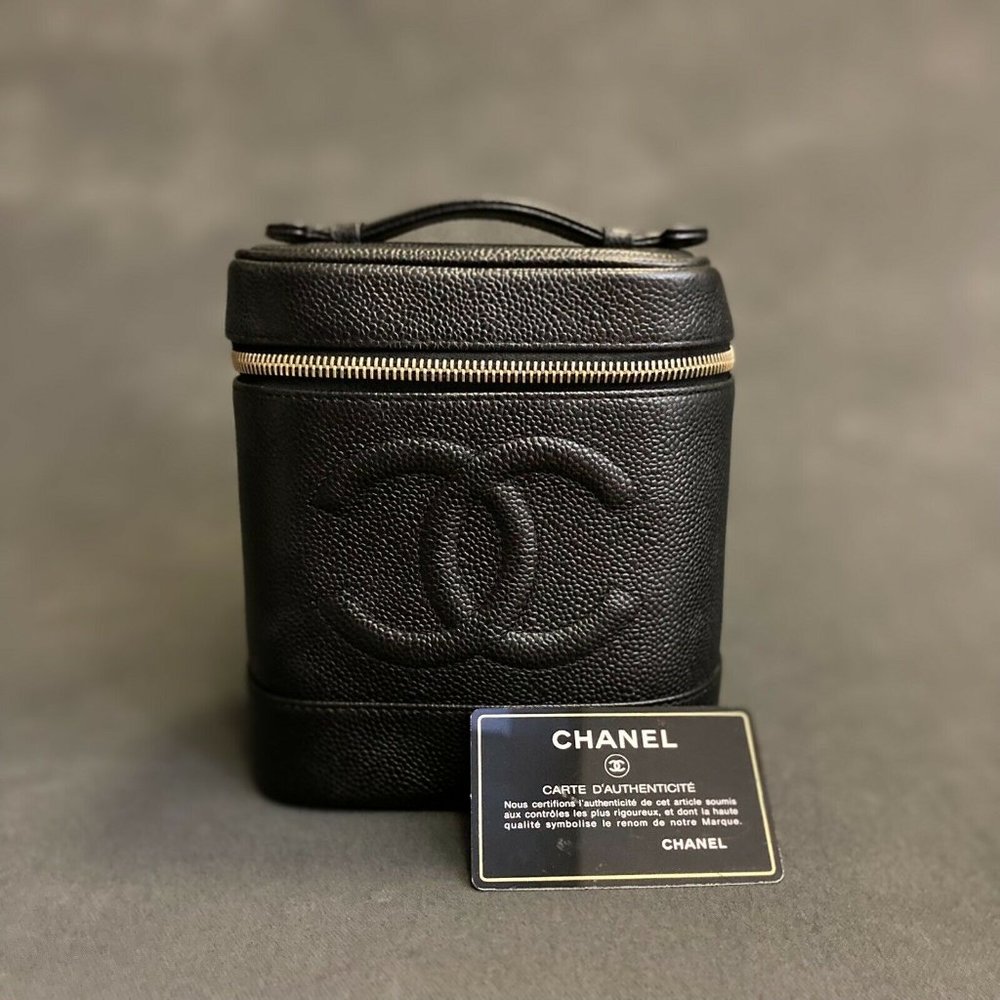 Nearly unused Chanel Caviar Timless Vanity